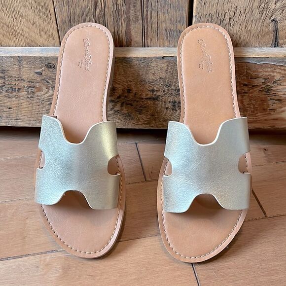 Universal Thread Gold H slippers - Picture 4 of 9